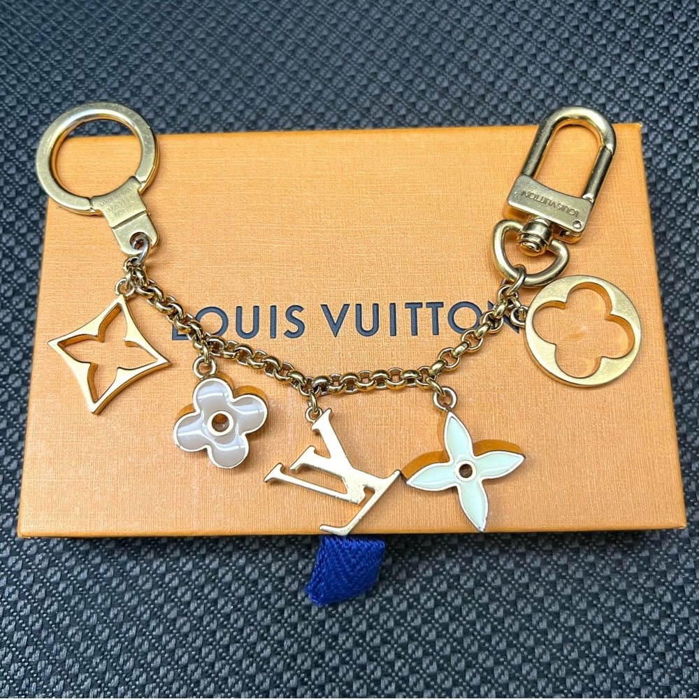 Authentic Louis Keychain/Keycharm ❤️